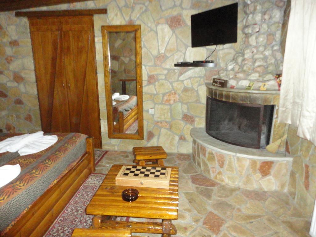 Faraggi Guesthouse Калаврита Номер фото